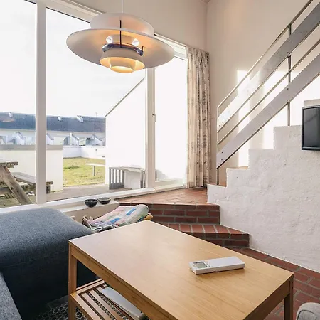 6 Person In Apartman