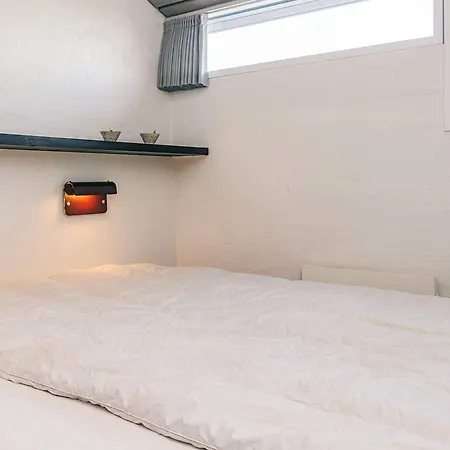 Apartment 6 Person In